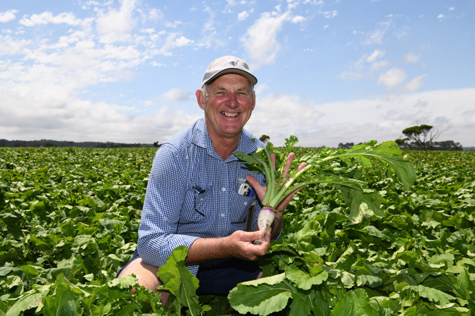 Roberts Senior Agronomist Dan Sutton
